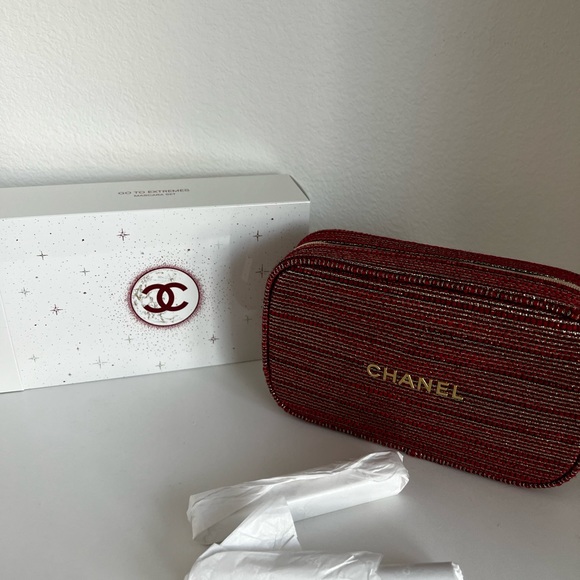 Chanel Holiday Gift Set 2022 Go To Extremes - Picture 12 of 12